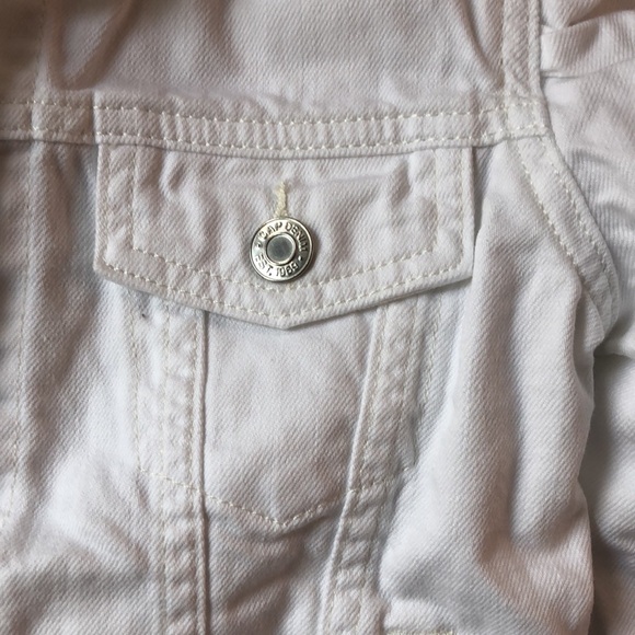 Girl’s White Gap Jean Jacket - Picture 6 of 13